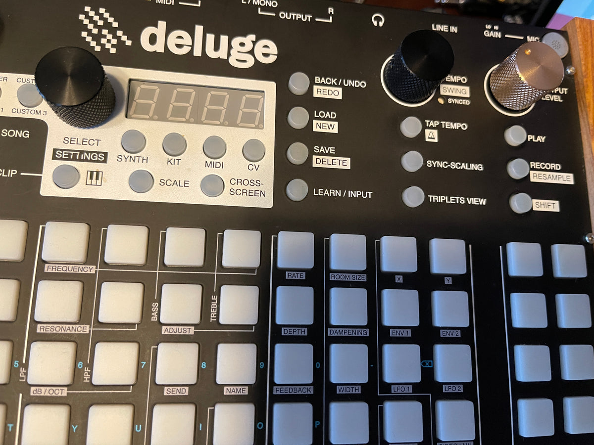 Synthstrom Deluge Sequencer, Sampler, Synthesizer, Groove box - used -